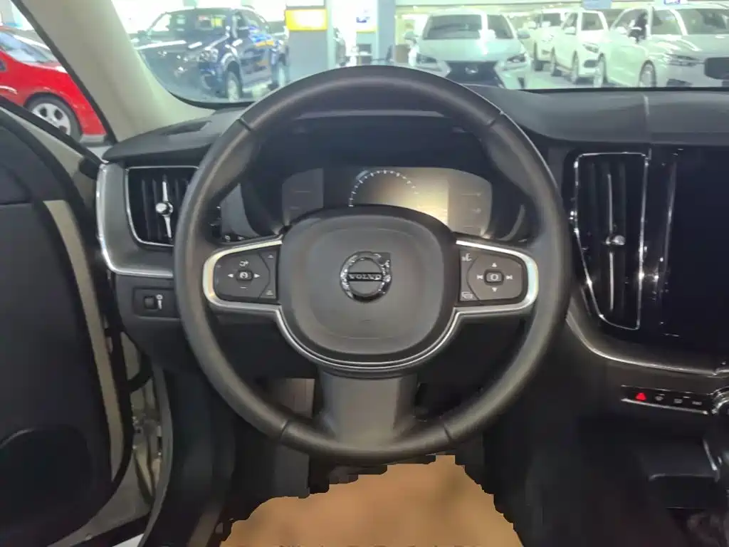 Volvo XC60 — миниатюра 11
