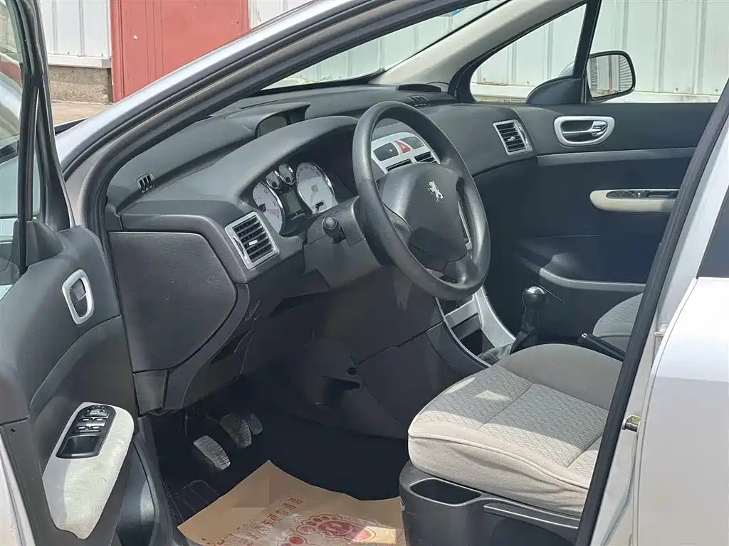 Peugeot 307 2009 1.6L MT