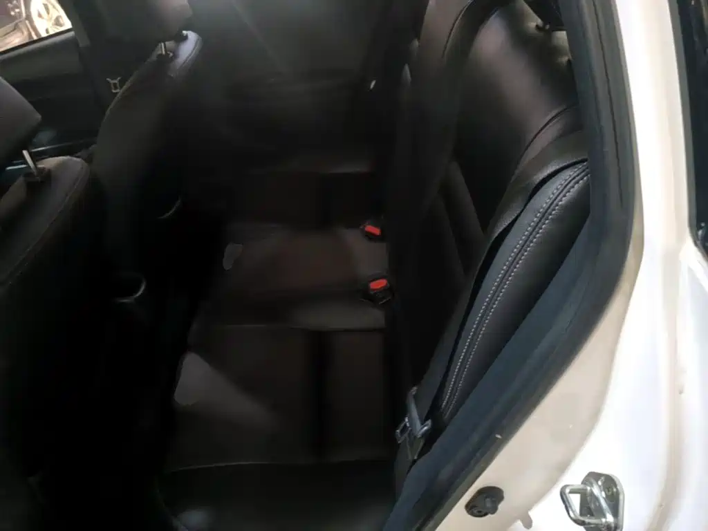 Toyota Yaris L — миниатюра 17
