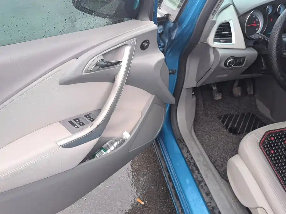 Buick Excelle — миниатюра 7