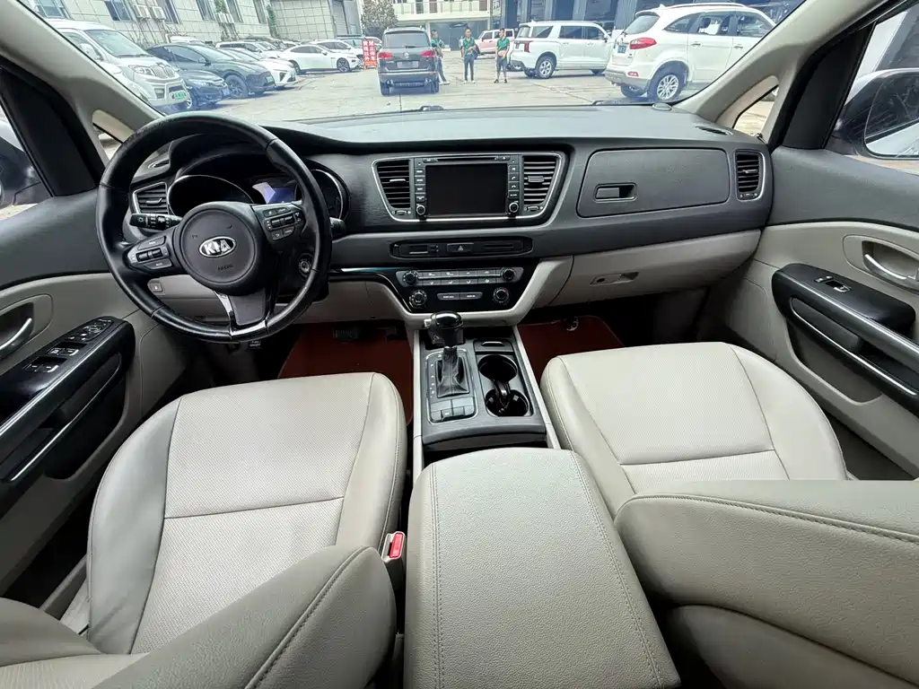 Kia Carnival — миниатюра 9