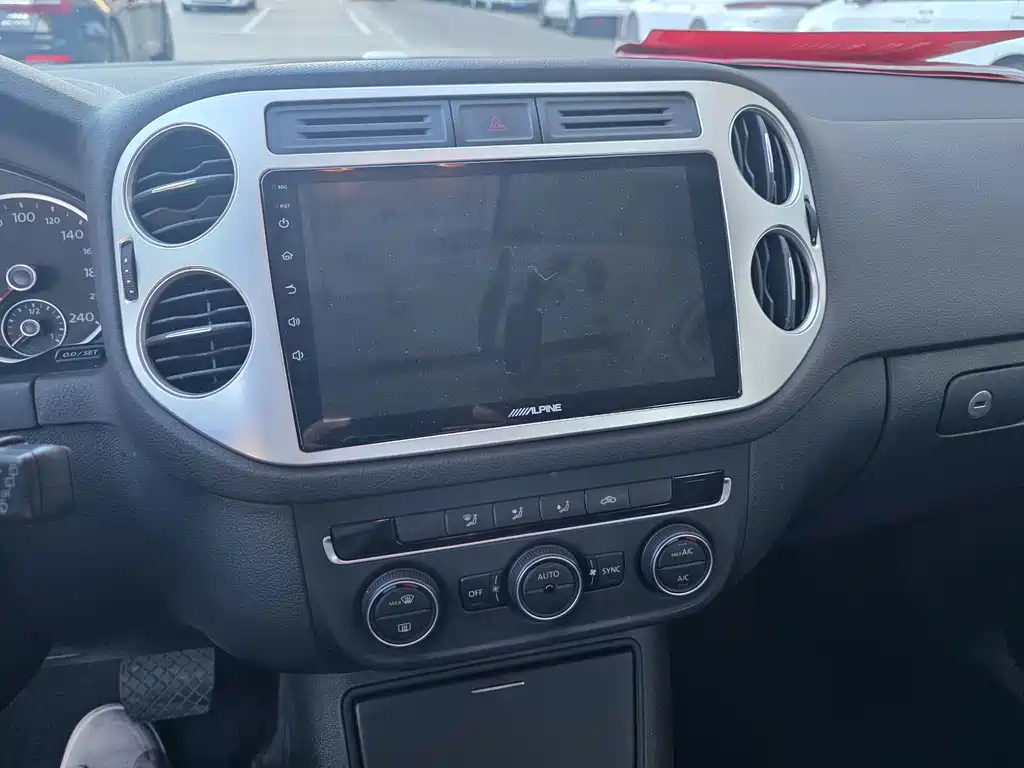 Volkswagen Tiguan — миниатюра 12