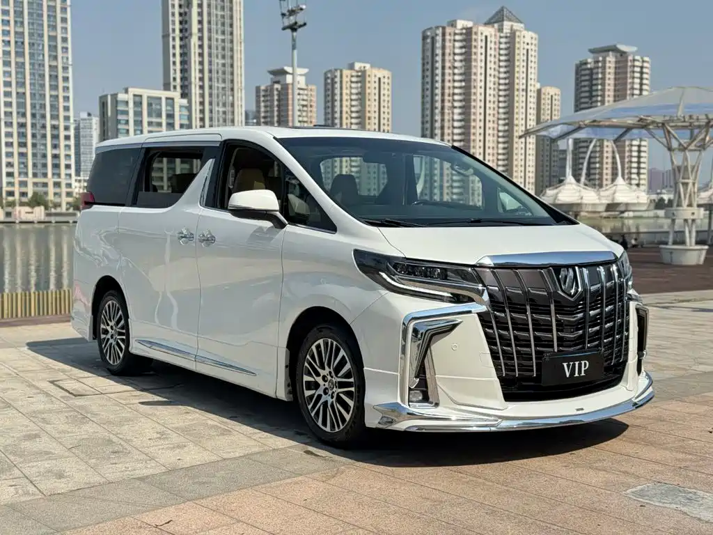 Toyota Alphard — миниатюра 2