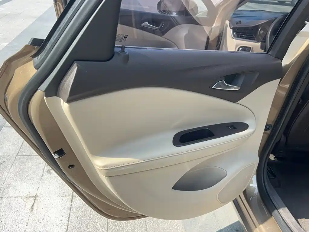Buick Verano — миниатюра 10