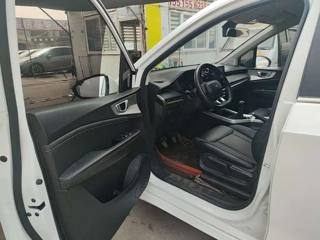 Wuling Jiachen — миниатюра 16