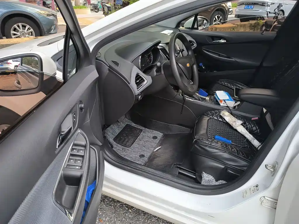 Chevrolet Cruze — миниатюра 12