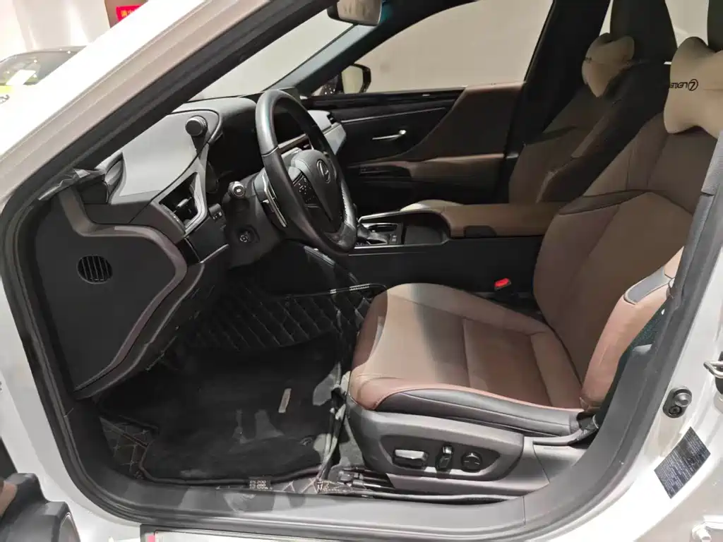 Lexus ES — миниатюра 6