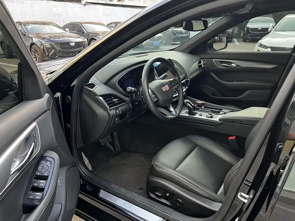 Cadillac CT5 — миниатюра 8