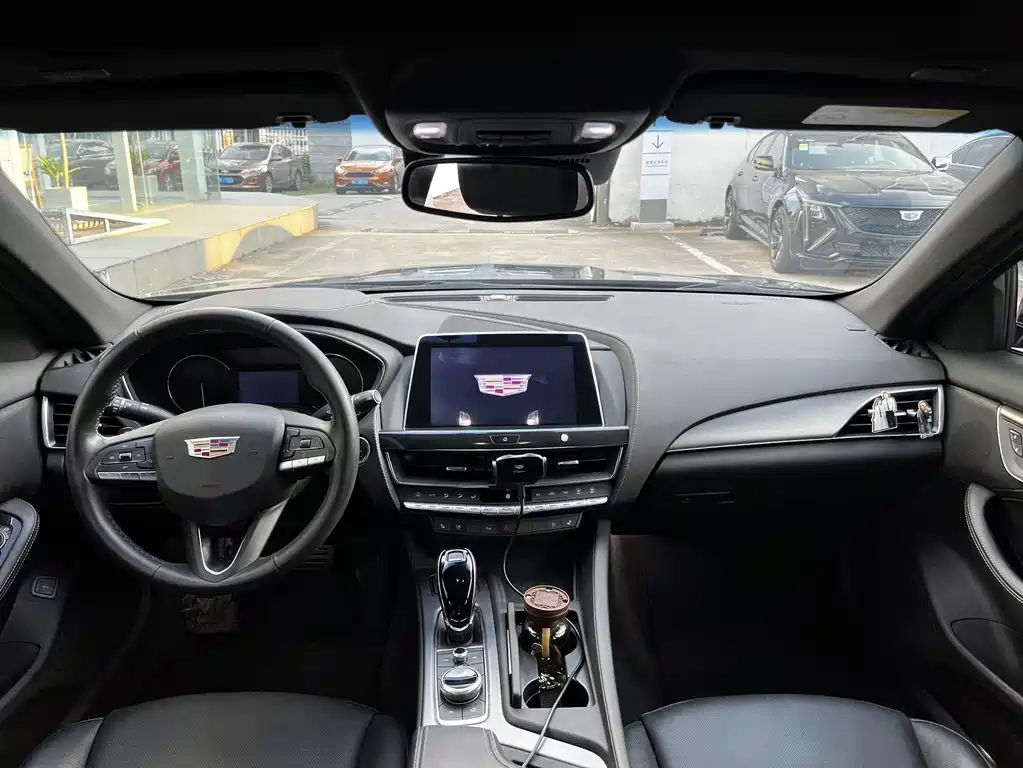Cadillac CT5 — миниатюра 7
