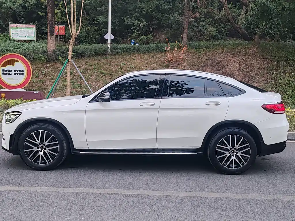 Mercedes-Benz GLC 2020 GLC 300 4MATIC SUV