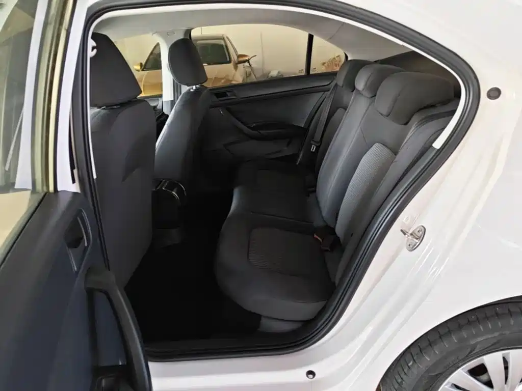 Volkswagen Santana — миниатюра 17