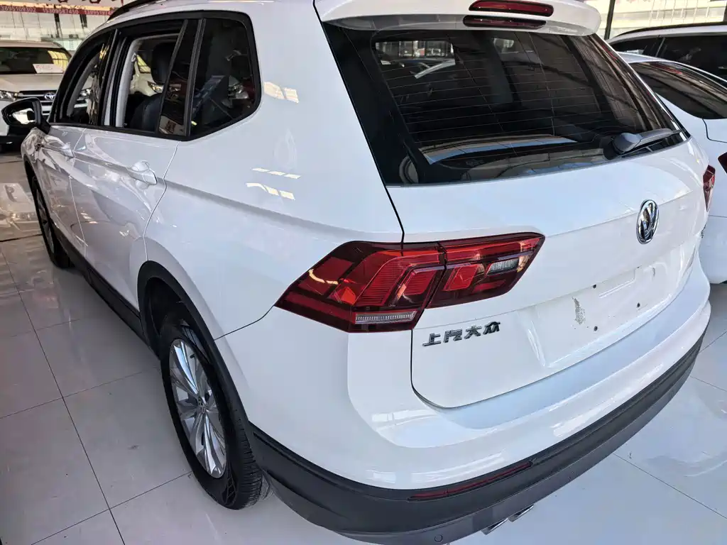 Volkswagen Tiguan L — миниатюра 6