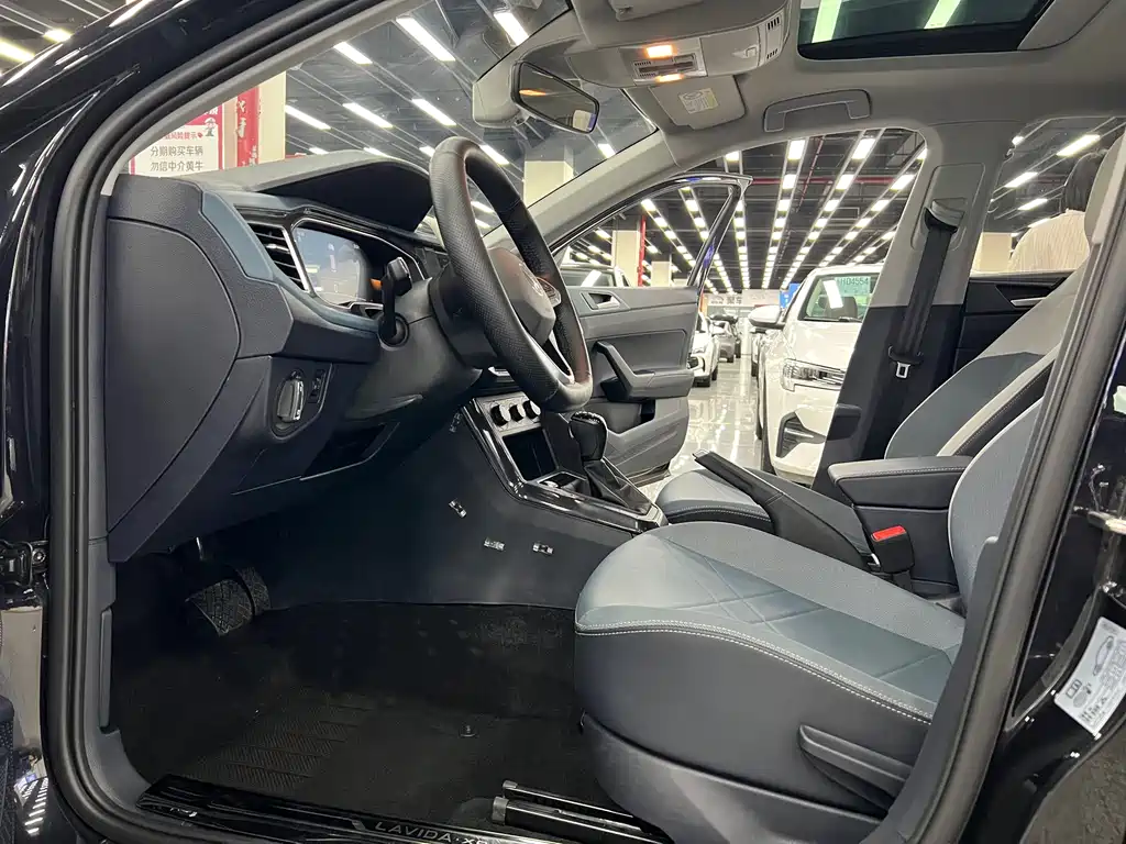 Volkswagen Lavida — миниатюра 5