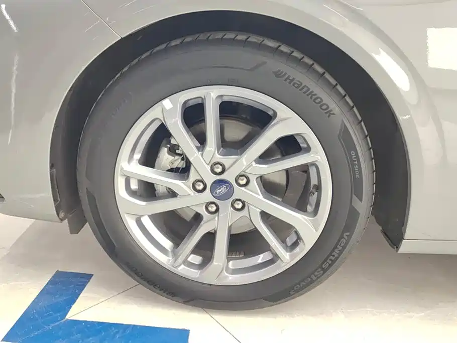 Ford Mondeo — миниатюра 6