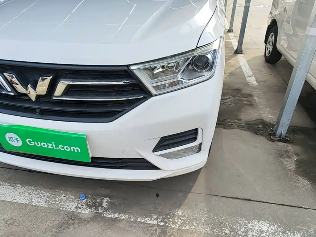 Wuling Hongguang — миниатюра 18