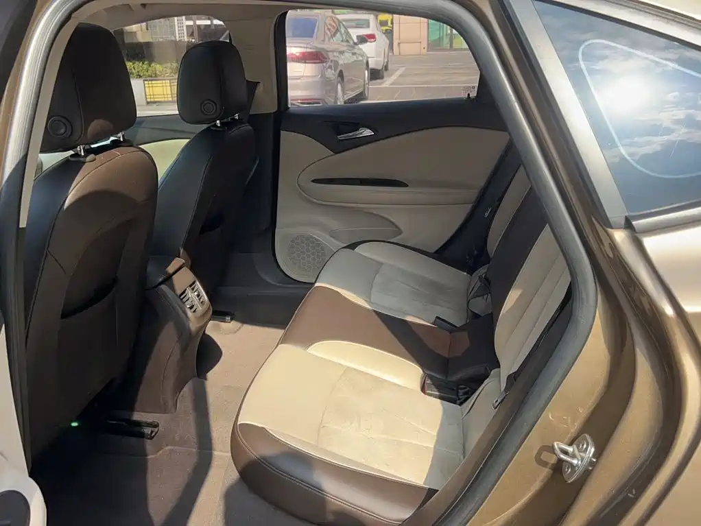 Buick Verano — миниатюра 9