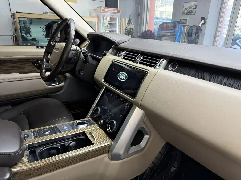 Land Rover Range Rover — миниатюра 11