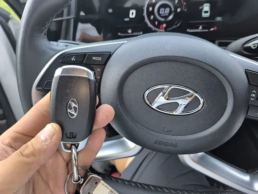 Hyundai Elantra — миниатюра 9