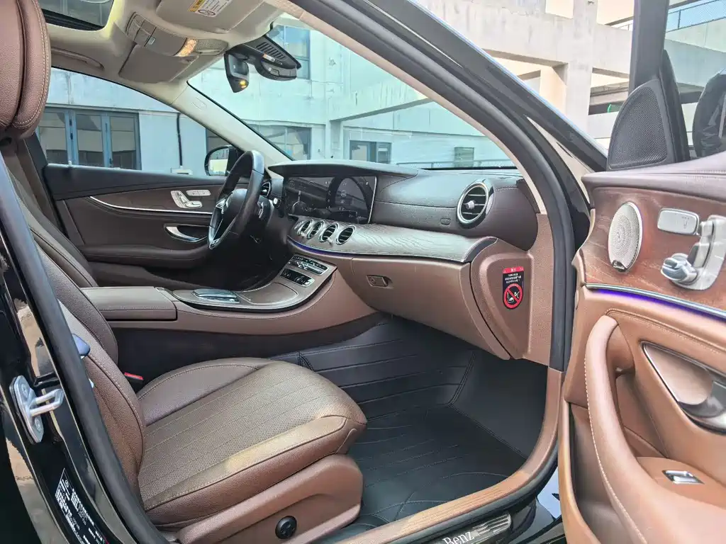 Mercedes-Benz E-Class — миниатюра 2