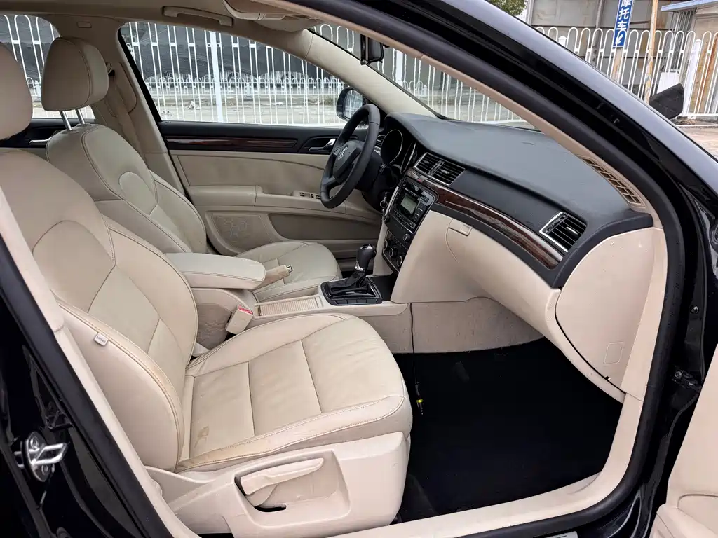 Skoda Superb — миниатюра 16