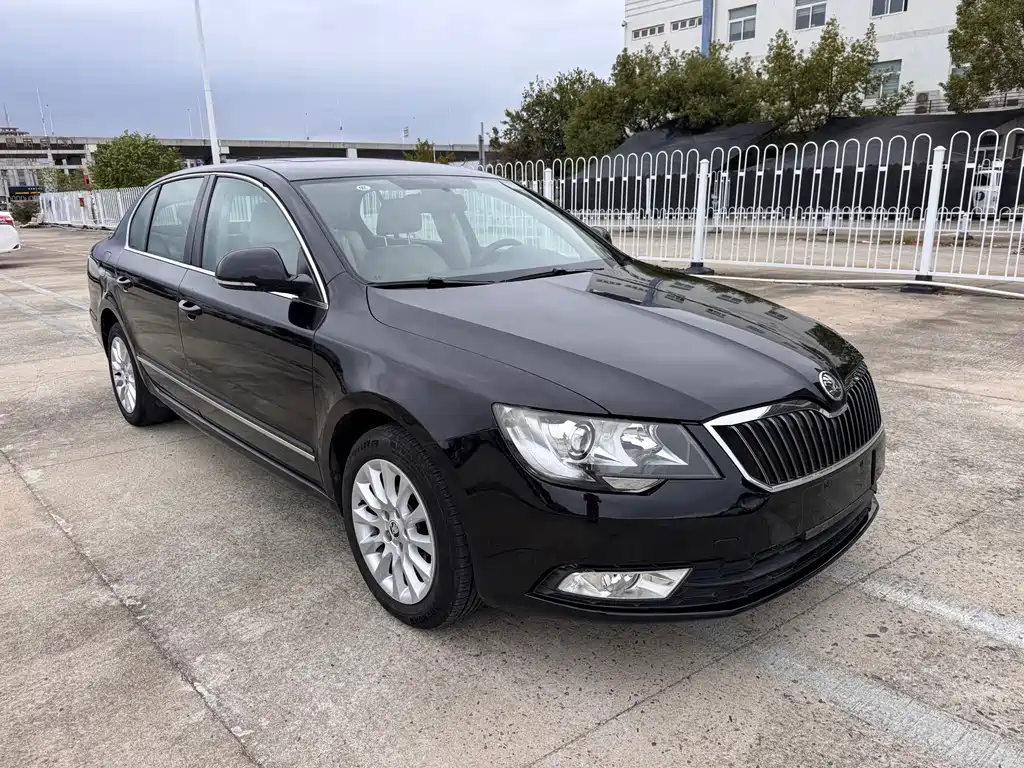 Skoda Superb — миниатюра 3