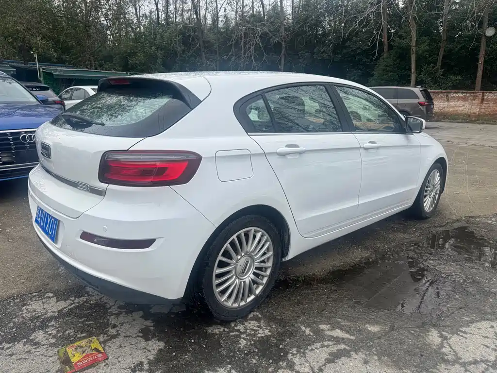 Qoros Qoros 3 — миниатюра 6