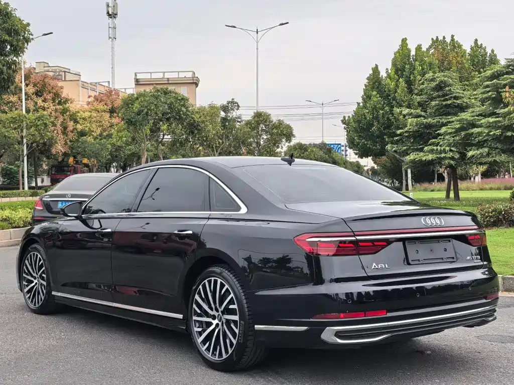 Audi A8 — миниатюра 4