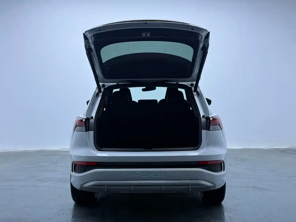 Audi Q4 e-tron — миниатюра 13