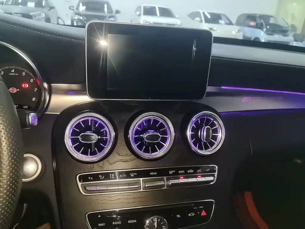 Mercedes-Benz C-Class — миниатюра 13