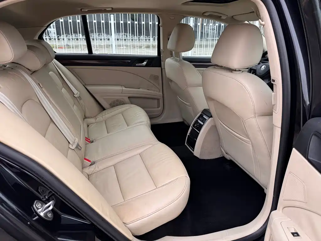 Skoda Superb — миниатюра 12