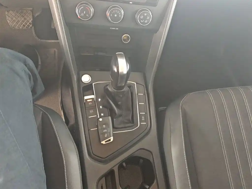 Volkswagen Tiguan L — миниатюра 14