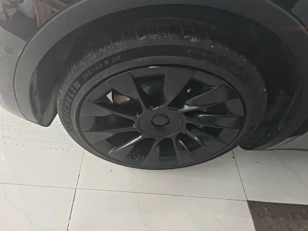 Tesla Model Y — миниатюра 23