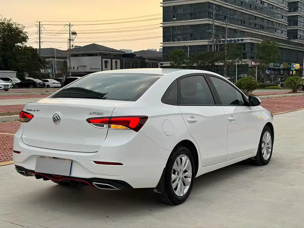 Buick Excelle — миниатюра 7