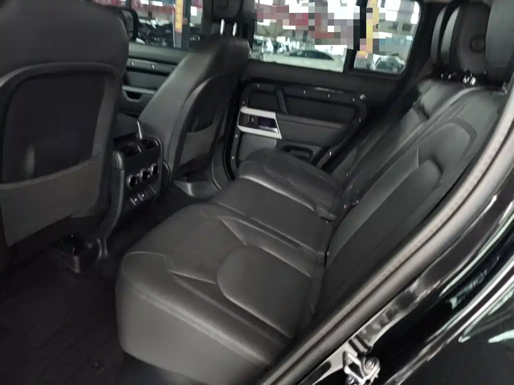 Land Rover Defender — миниатюра 17