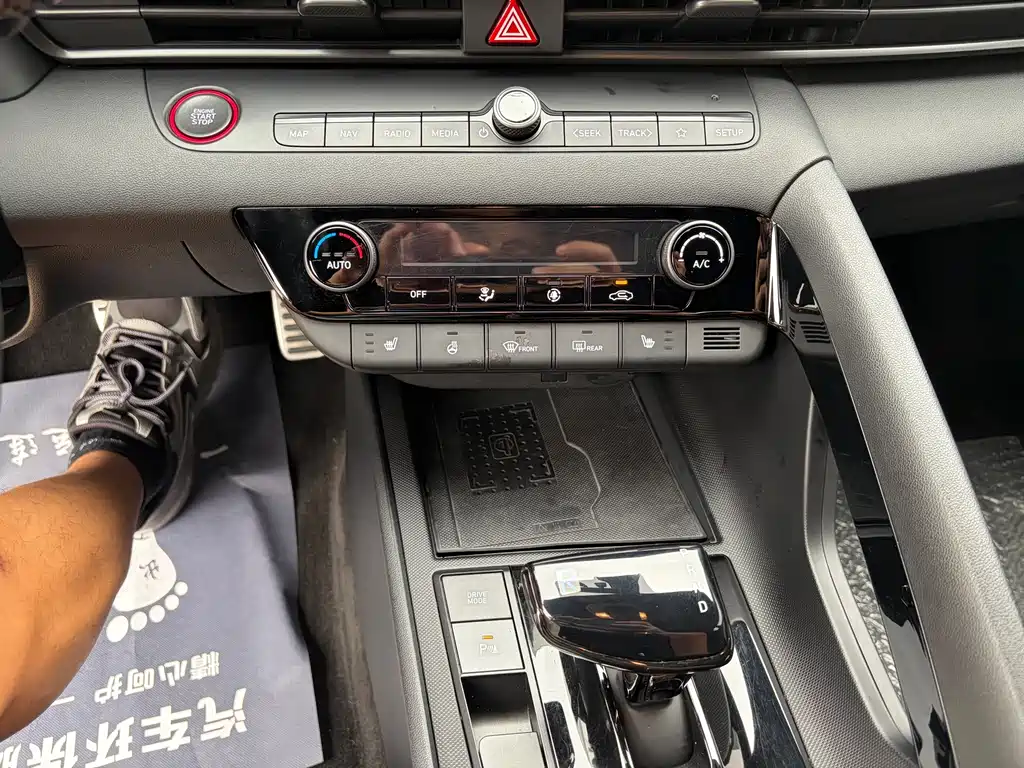 Hyundai Elantra — миниатюра 14