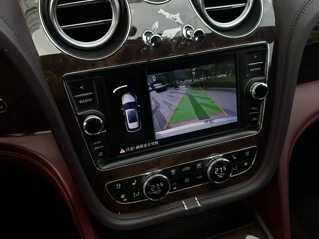 Bentley Bentayga — миниатюра 11