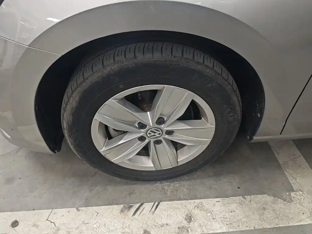 Volkswagen Touran — миниатюра 23