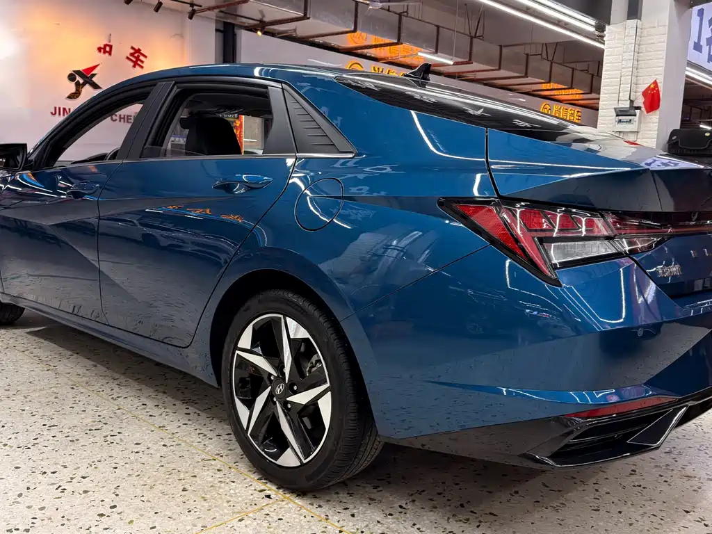 Hyundai Elantra — миниатюра 5