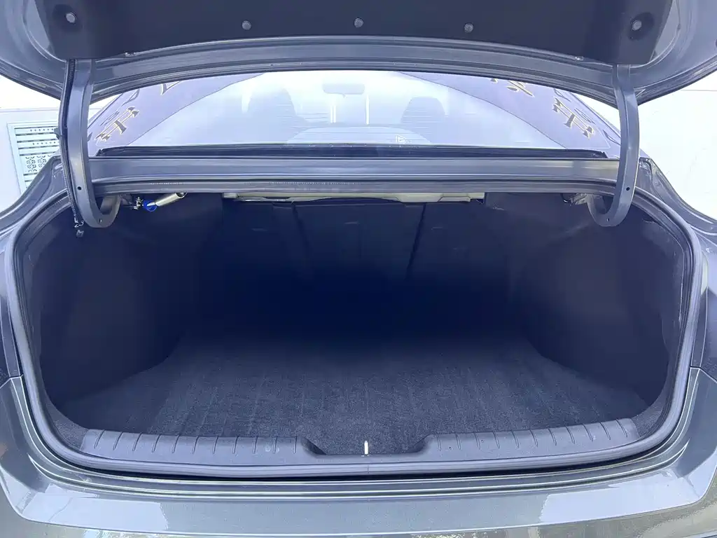 Hyundai Elantra — миниатюра 17