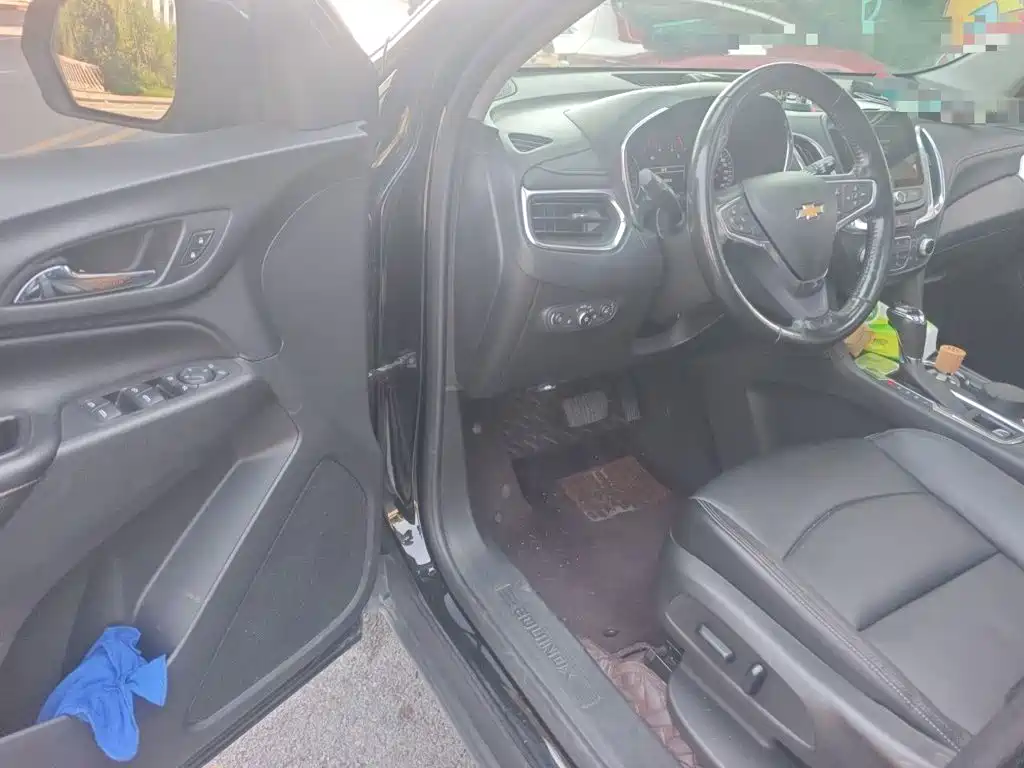 Chevrolet Equinox — миниатюра 12