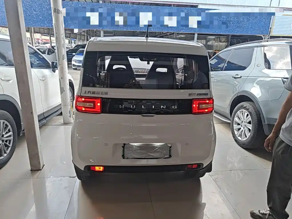 Wuling MINIEV — миниатюра 6