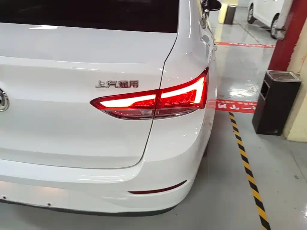 Buick Excelle — миниатюра 8
