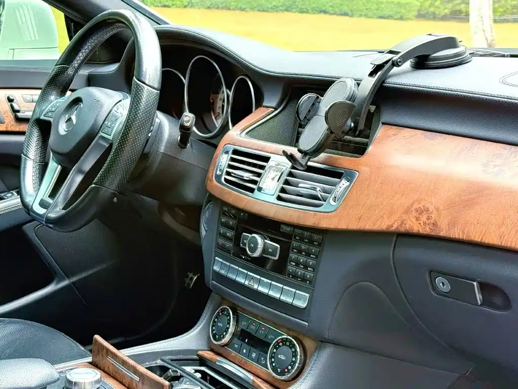 Mercedes-Benz CLS — миниатюра 13