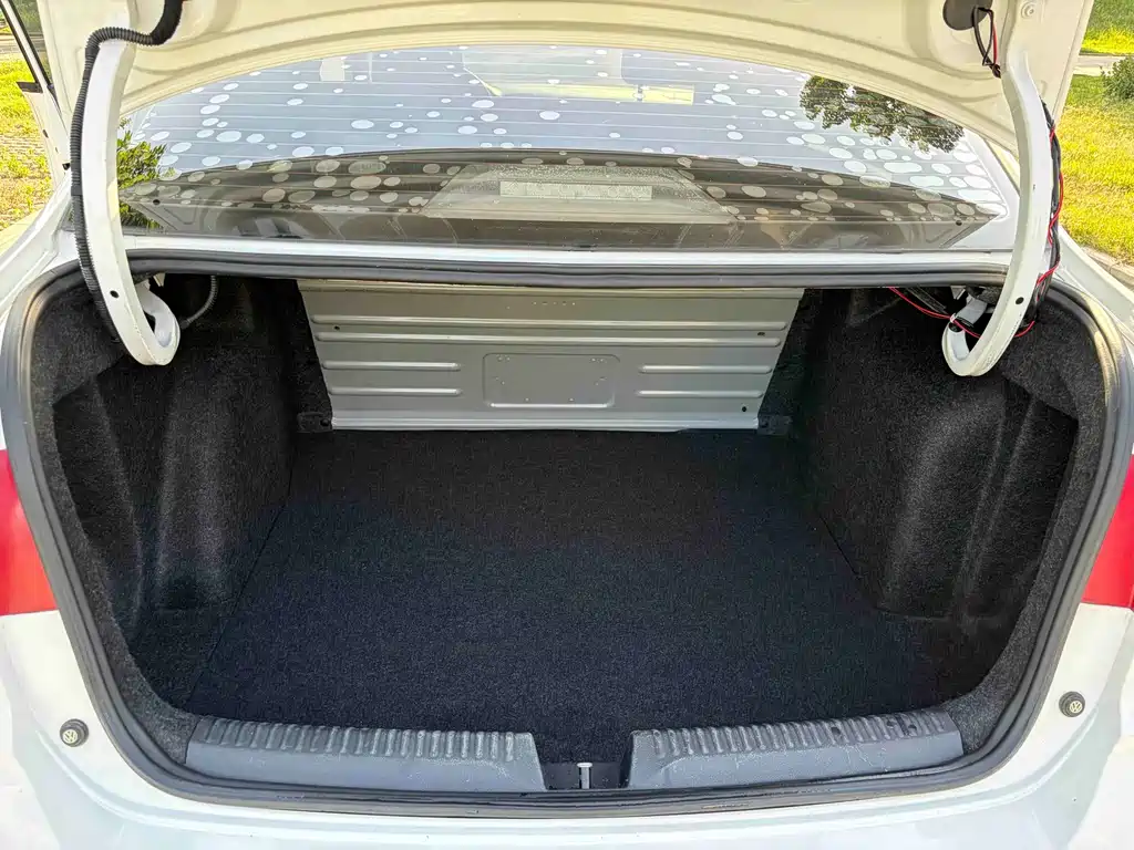 Volkswagen Santana — миниатюра 11