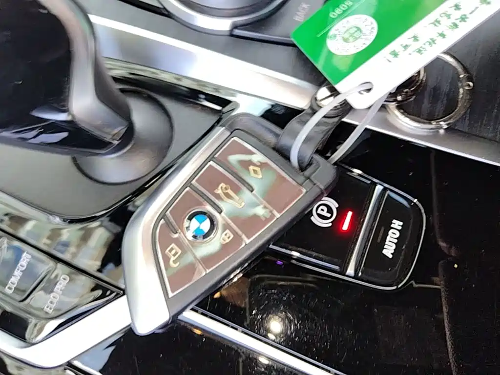 BMW 5 Series — миниатюра 9