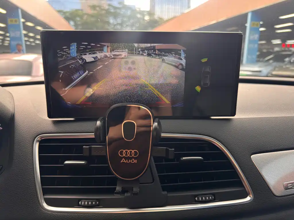 Audi Q3 — миниатюра 12