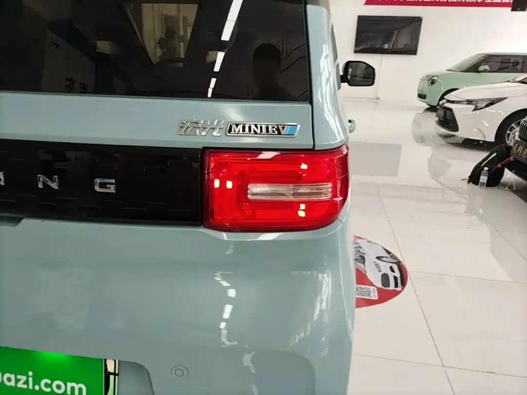 Wuling MINIEV — миниатюра 8