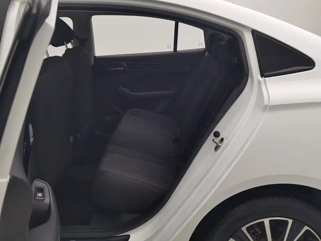 Roewe i5 — миниатюра 15