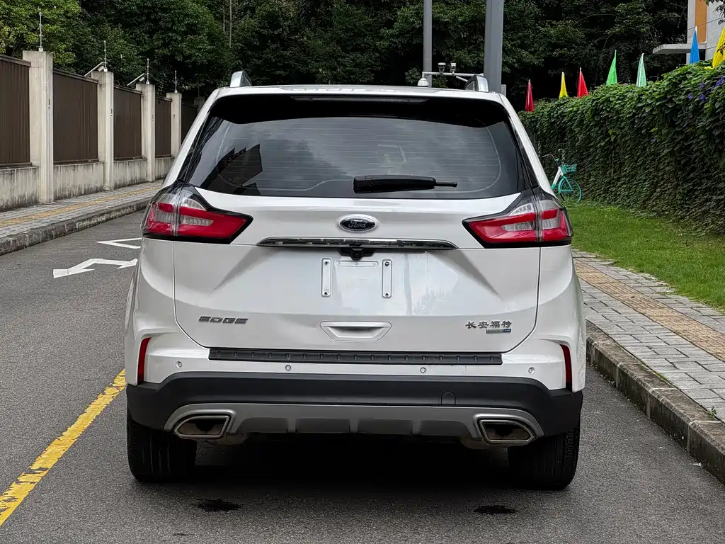 Ford Edge — миниатюра 7
