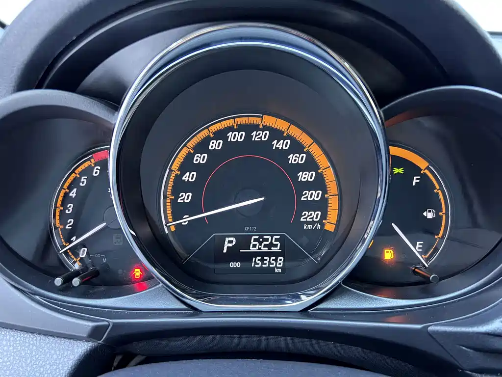 Toyota Yaris L — миниатюра 10